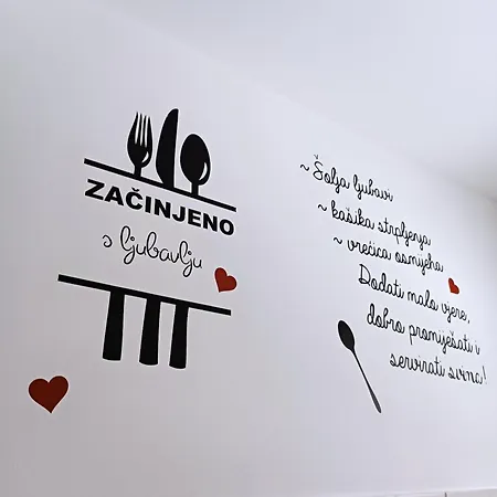 Ellena アパート *