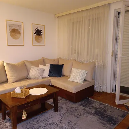 Apartment Ellena *