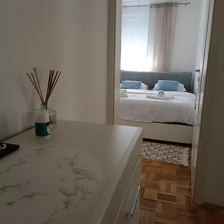 Ellena サラエヴォ