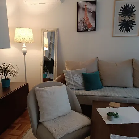 アパート Ellena *